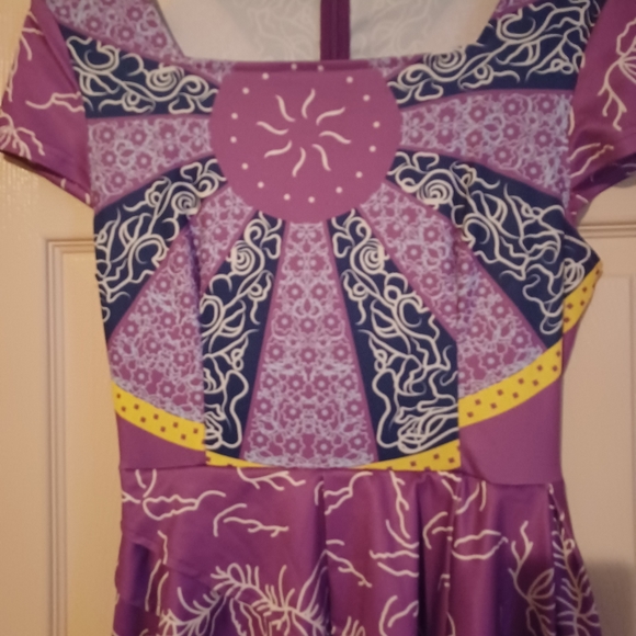 Dress - Picture 2 of 3